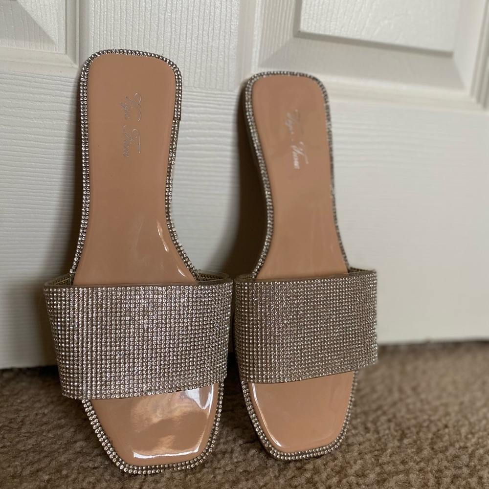 💎 Bedazzled Flats 💎